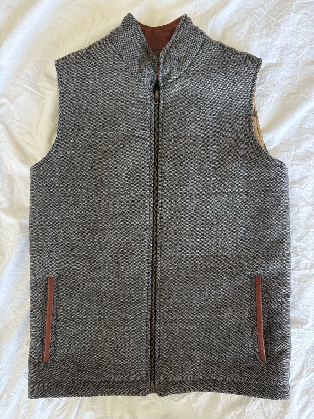 NWOT Celtic Gent 100% Wool Tweed Full Zip Vest Leather Trim Herringbone Size M